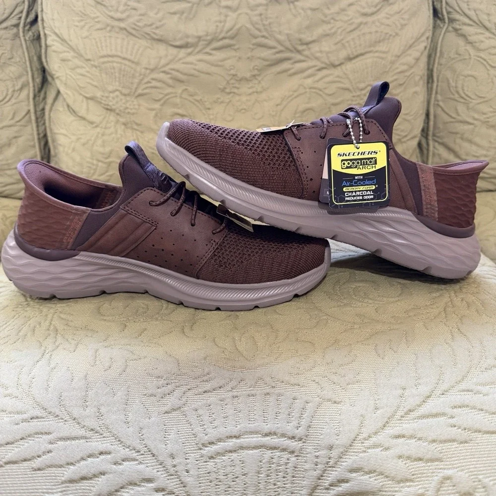 SKECHERS Garner Newick Men 8.5 Shoes Dark Brown Slipins Relax Fit Sneaker 210803